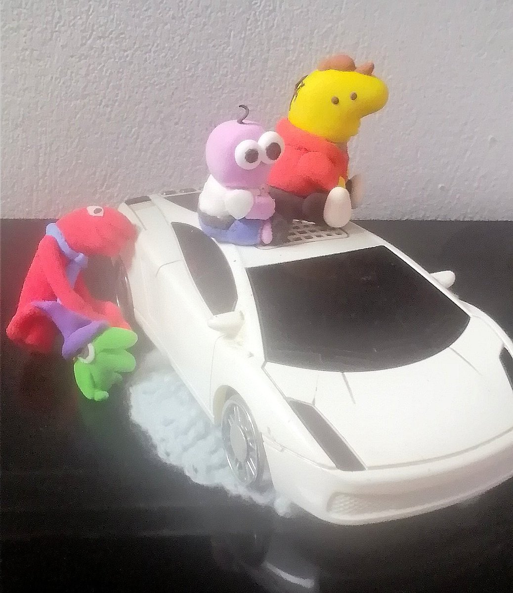 Subir dibujo:❌❌
Subir mis figuras de masita de los smiling friends:✅✅✅