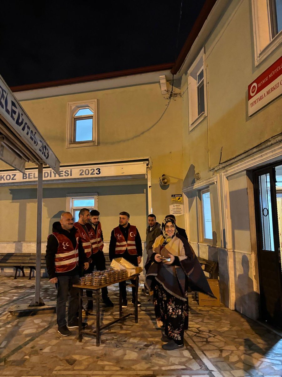 mhpbeykoz's tweet photo. 📍 #AKBABA MERKEZ CAMİİ
📌 MİRAÇ KANDİLİ PROGRAMI
MHP Beykoz 5. Bölge Başkanımız Ali ÖZTÜRK’ün koordinasyonunda, Mahalle Başkanımız Özkan ARSLAN ve Mahalle Teşkilâtımız, İlçe Başkan Yardımcımız İhsan ŞAHİN, İlçe Yöneticilerimiz İbrahim ARSLAN, ve Halil DÜZGÜN’ün de katılımıyla mahalleli komşularımızla kandil tebrîkleşmesi gerçekleştirerek simit ikrâmında bulundular.
🧿 🌙
BİZ BEYKOZUZ BEYKOZ BİZİZ
@_MHPistanbul_ @sertel_selim @YasarKaba17 @Emrecomlekcii