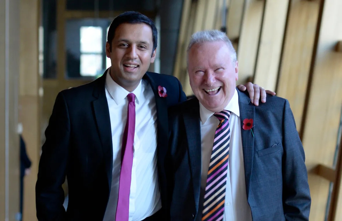 JohnnyDundee's tweet image. If you say you support Scottish independence but your timeline here's essentially posts slagging off SNP at every opportunity while ignoring open goals highlighting disasters opponents of indy make, you might understand why other indy supporters are cynical about your motives