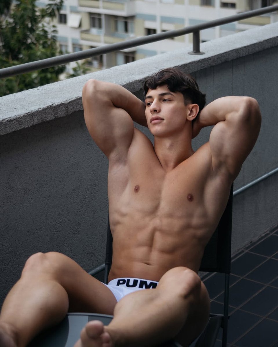 pumpunderwear's tweet photo. This is how our community starts the year.

Different places. Same PUMP!.
Where are you starting yours? https://t.co/kvUcxv5eBT