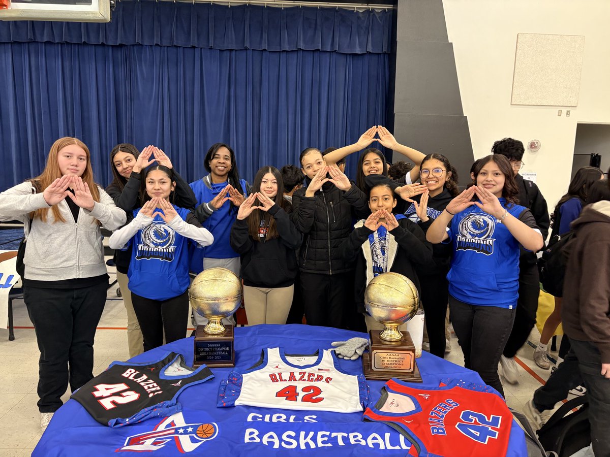blazerhoops_AHS's tweet photo. Loved visiting our feeder schools &amp; spending time with the next generation of Trailblazer basketball. The future is bright! Full of energy, excitement, and potential. We can’t wait to see you in the gym wearing Trailblazer colors soon! Thank you Drugan &amp; Clarke for having us! https://t.co/d99ykPS5im