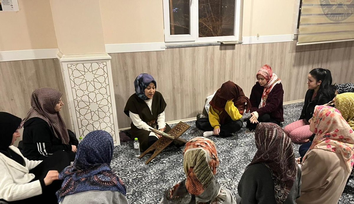 📍 Bacım Sultan Yurdu
📍 Emirdağ Yurdu
📍 Esma Sultan Yurdu

Miraç Kandili vesilesiyle yurtlarımızda gerçekleştirilen programlarda, manevi atmosfer hep birlikte paylaşıldı. Duaların semaya yükseldiği bu mübarek gecenin; birlik, huzur ve gönüllerimize ferahlık getirmesini temenni