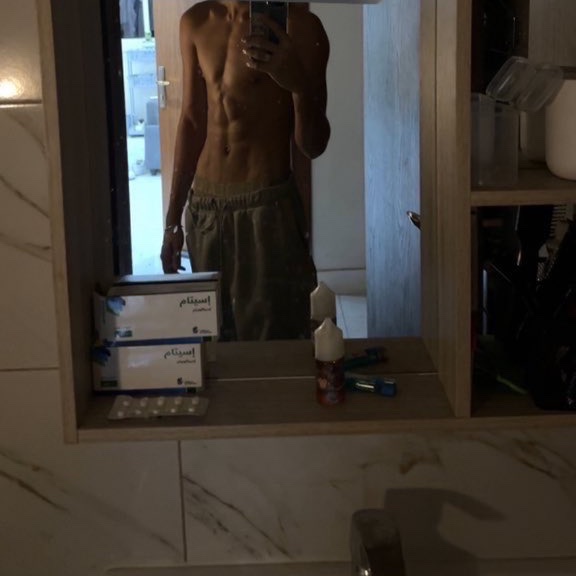 Tyler80509566's tweet photo. Sending my hugee german d!ck in dms …..  im  serious  😉👀 https://t.co/LdiaodMIrQ