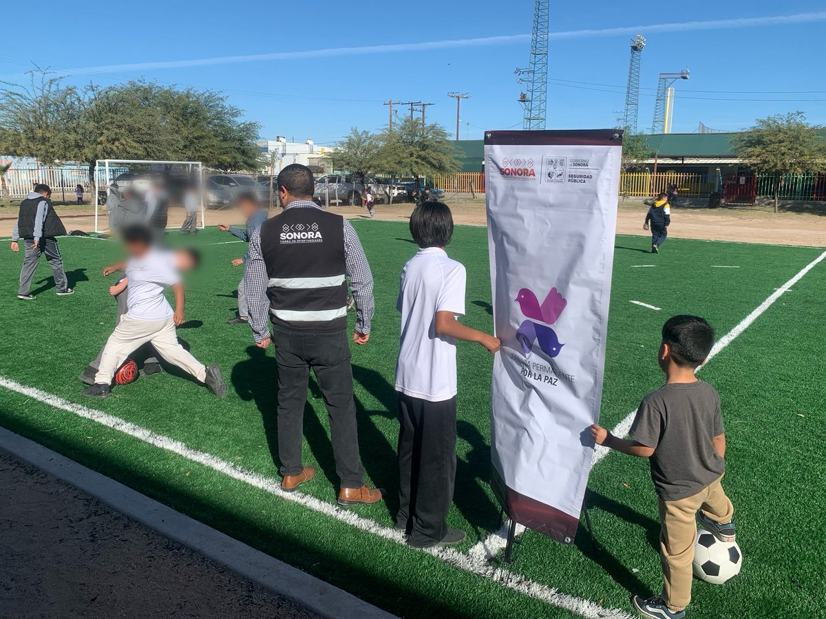 lic_carlosgh's tweet photo. #SanLuisRioColorado Centro Estatal de Prevención del Delito promueve actividades recreativas y culturales a través del programa especial “En Sonora, más allá del estadio jugamos todas y todos- Mundial 2026” en la primaria Eva Sámano de López Mateos. https://t.co/YM10GMYsHW