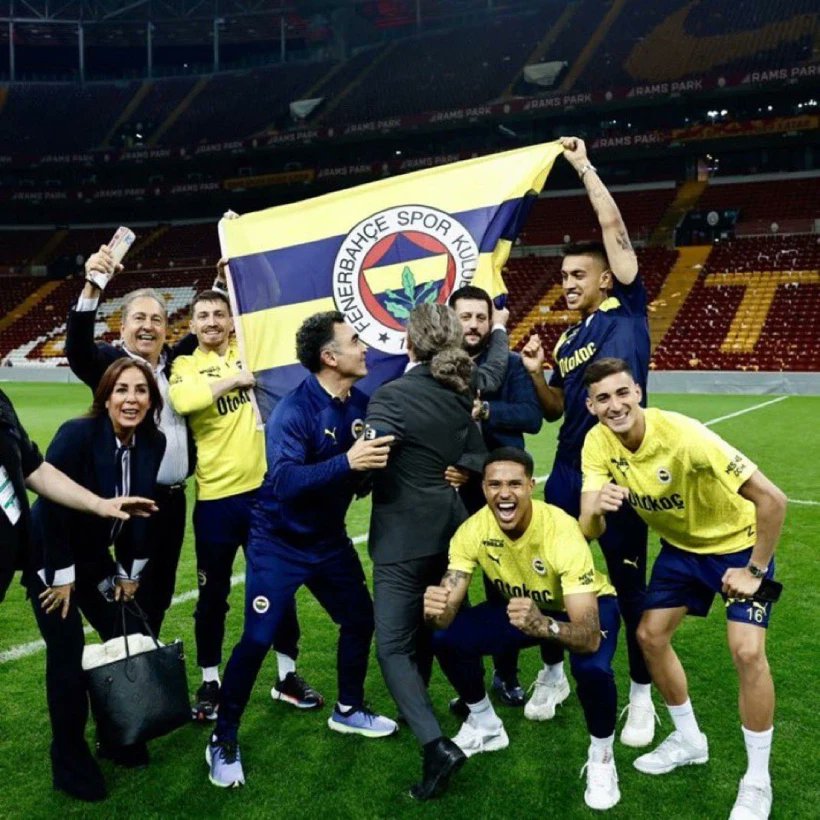 ben bu fotoğrafta sadece 1 tane eşkıya görüyorum.