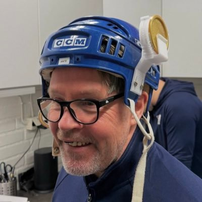 cluben_1976's tweet photo. Tänk, uttalat ville Ante stanna. Bygga upp något över tid. 

PJ och Tony valde en huvudtränare som aldrig varit det. En assisterande som aldrig lämnat allsvenskan, samt en som aldrig varit i en tränarroll öht. 

Blir så jävla förbannad, KOKAR. https://t.co/RaEsJA8NeA