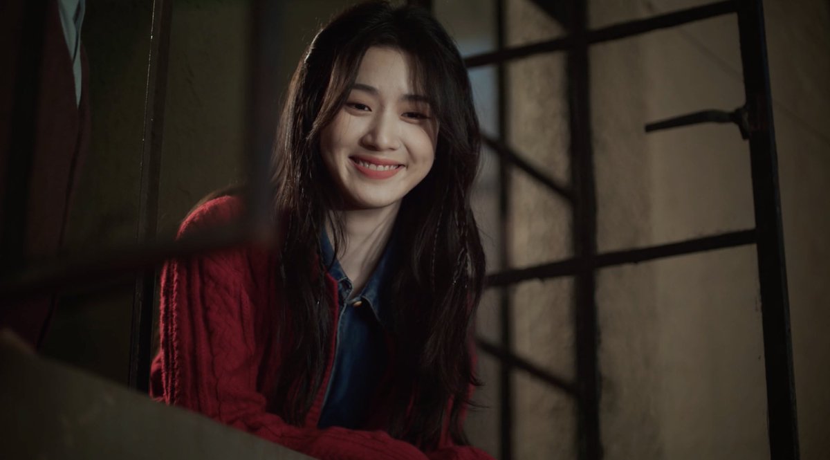 competent in her work, a loving daughter &amp; friend, knows how to be assertive while still being kind, genuine in everything that she does... her warmth radiates so strongly that people around her can’t help but be touched by it... my dearest huxiu! i adore her so so so much 🥹