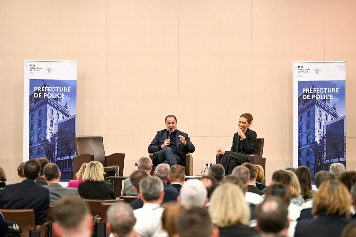 #Séminaire | Ouvert par le <a href="/prefetpolice/">Préfet de Police</a> Patrice Faure, le séminaire de rentrée de la <a href="/prefpolice/">Préfecture de Police</a> a été marqué par les interventions de <a href="/Xavier75/">Xavier Niel</a>, <a href="/BriceTeinturier/">Brice Teinturier</a>, Philippe Jost et Stéphane Fouks, et structuré autour de 4 axes prioritaires :
👉 La proximité 
👉 Le quotidien 
👉