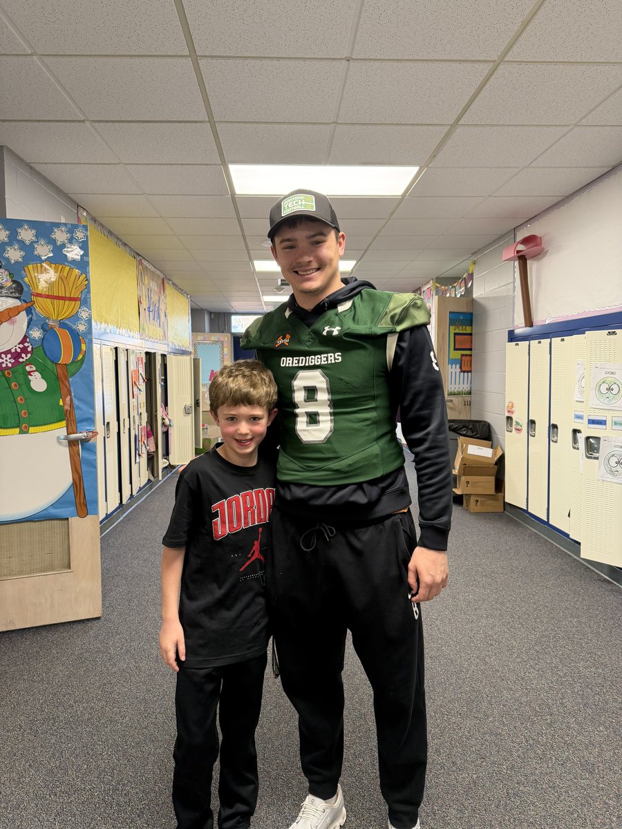 Montana Tech Football tweet media