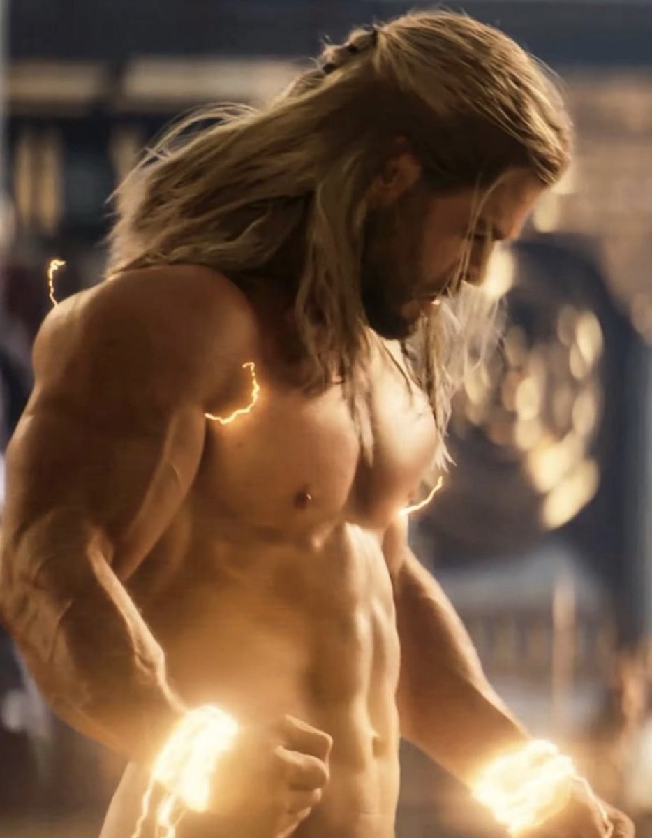 JW_edsolutions's tweet image. My shoulders are on 🔥! Lots of planks and push ups!😜 The #thorglowup is trying to match @kumabair44 #shakiraglowup 😂😂 I know Vanessa will take the lead with her workout tonight! 🙌🏻 #stronger #healthier #selfcare #mentalhealth #thorsday