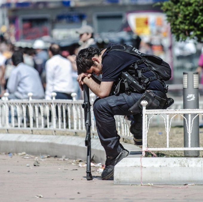 Yhsgihtholsun's tweet photo. Başka kurumda 1 saat in karşılığı var 

Polisin 100 saat fazla çalışmanın karşılığı yok #PoliseMobbing https://t.co/pA1m0fCye8