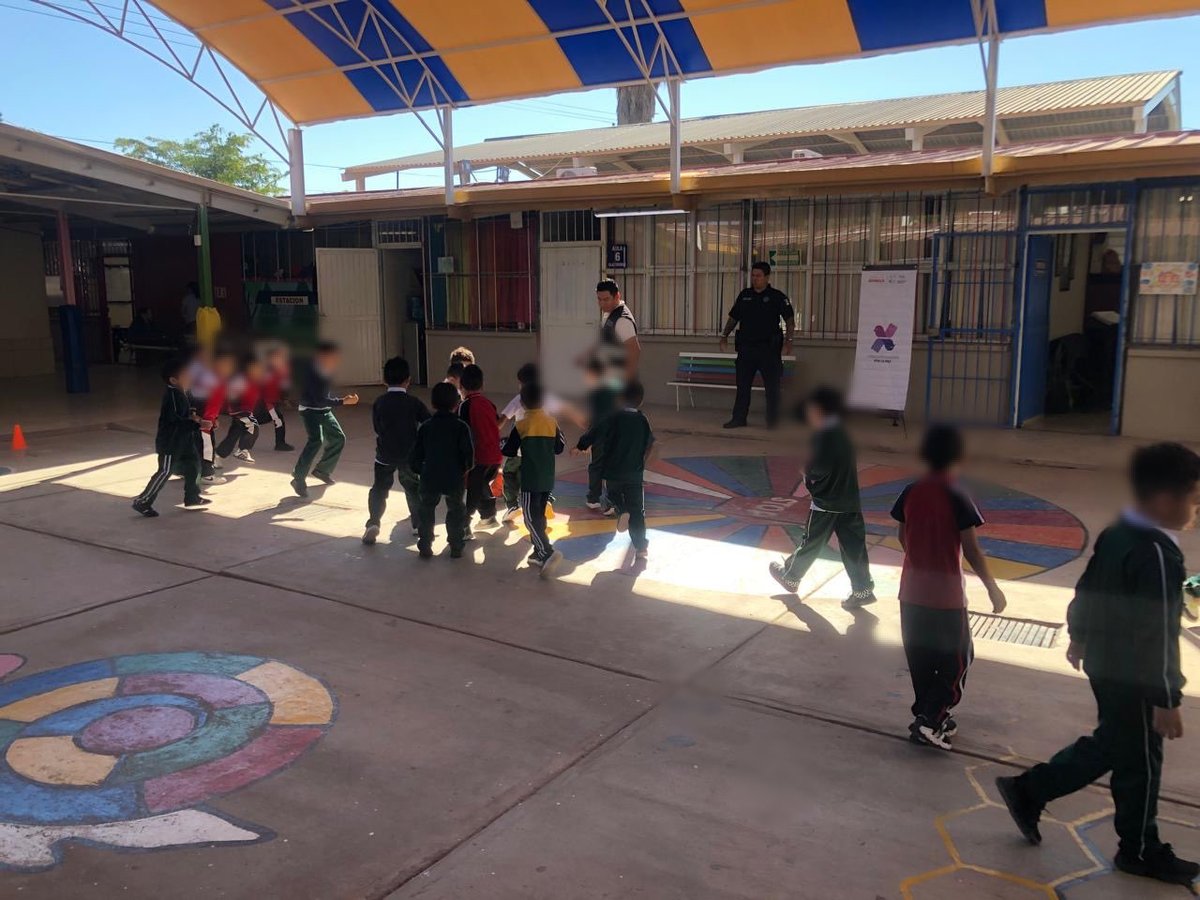 KamiloOntiveros's tweet photo. Secretaria de Seguridad y Protección Ciudadana a través del Centro Estatal de Prevención del Delito y Policia Estatal promueve actividades recreativas y deportivas en planteles escolares de #Navojoa a través del programa “Jornadas Permanentes por La Paz” y “Mundial Social” https://t.co/RsDecYApi9