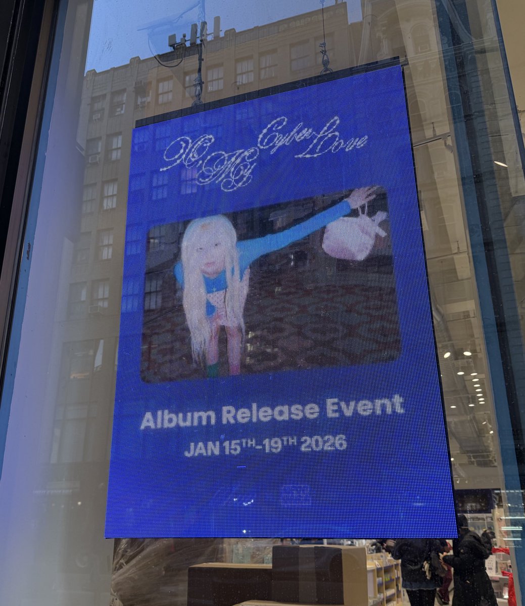 yvesnights's tweet image. visited chuu’s album release event at kpop nara ❤️ #CHUU #KPOPNARA