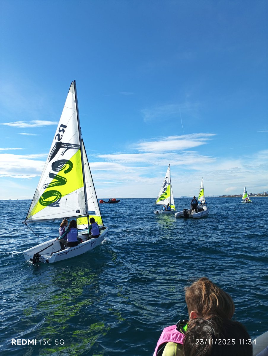 Aquest cap de setmana reprenem els entrenaments de l'equip Arenys de la Lliga Blava Escolar.
Arenys Navega!!!!
<a href="/vela_cat/">Federació Catalana de Vela</a>
<a href="/cnarenys/">CNAM</a> <a href="/bcnautica/">Barcelona Capital Nàutica</a> <a href="/Lligaesportscat/">Lliga Catalana d'eSports</a> <a href="/esportcat/">Esports</a> <a href="/portsgencat/">Ports de la Generalitat</a>