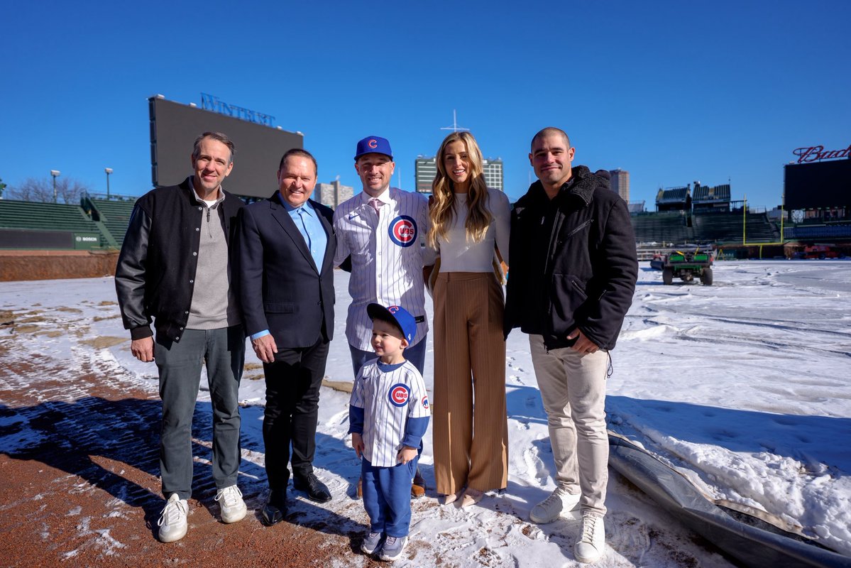 ofcwrigleyfield's tweet image. Let’s make some memories together, @ABREG_1 ☺️

Welcome home!