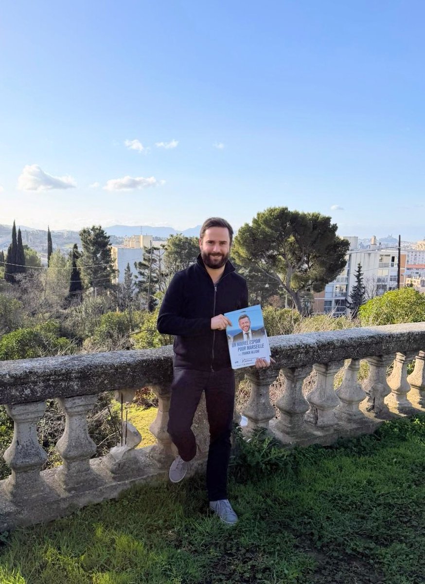 Th_Charpentier's tweet image. Matinée militante dans le 13ème arrondissement de #Marseille.

Avec @franckallisio !

#RN