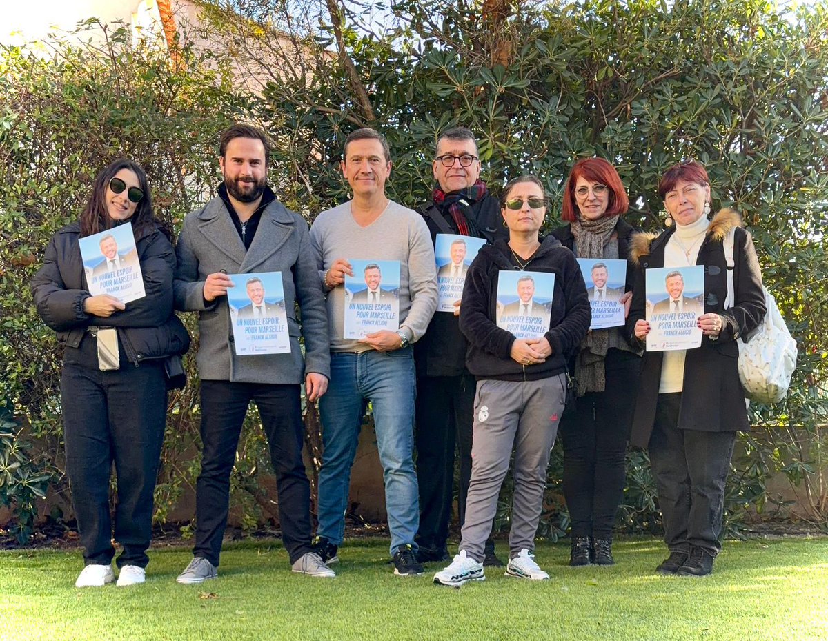 Th_Charpentier's tweet image. Matinée militante dans le 13ème arrondissement de #Marseille.

Avec @franckallisio !

#RN