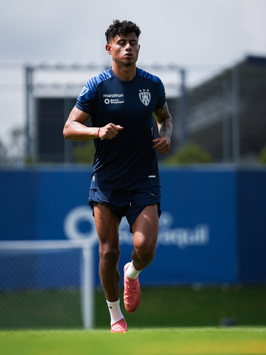 Los nuevos rostros de #IDV 🤙😉 por orden de llegada 
#pretemporada #idv #futbol