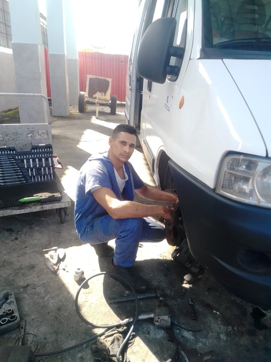 🌟 Celebrando la #JornadaDíaDeLaCienciaCubana2026  con historias de dedicación y esfuerzo 🌟
Pedro Vásquez Castro, un mecánico automotor en el Taller de Transporte de <a href="/EtecsaCfgos/">Comunicador ETECSA Cienfuegos</a>. Ejemplo de dedicación. Aquí esta su historia facebook.com/profile.php?id…