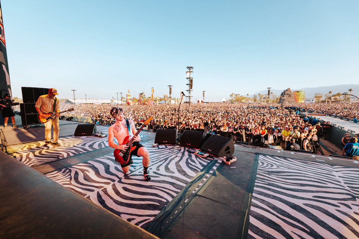 sublime's tweet image. Tomorrow is 2 years since we announced @Coachella and the start of a new chapter! 🎡🌞