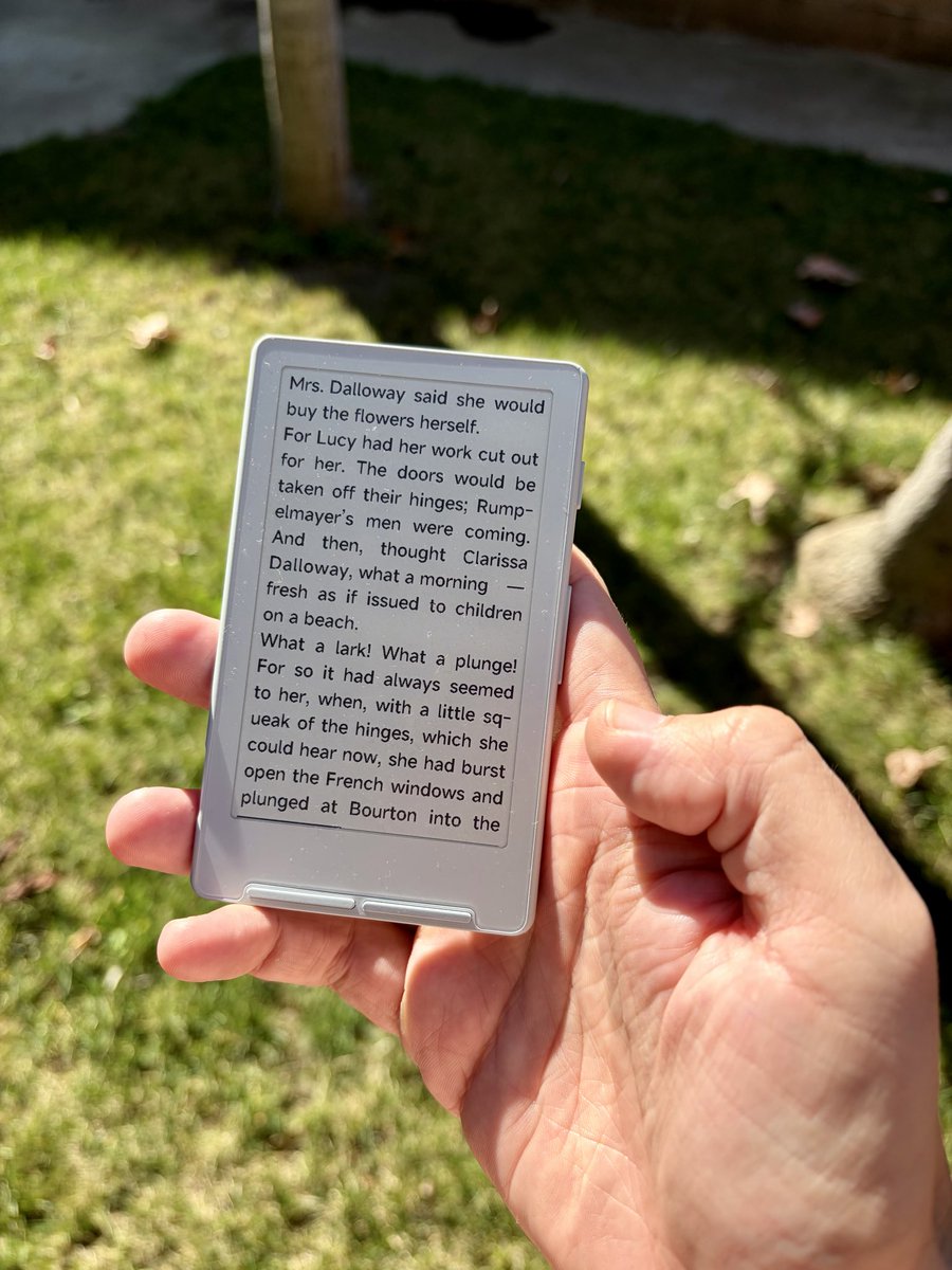 GregFeingold's tweet image. I got that mini e-reader that everyone was talking about!

I love how small and light it is, fits perfectly with my iPhone Air. 

The software is super bare bones and DIY. I’m going to use Claude Code to make a new OS for it. To be continued!