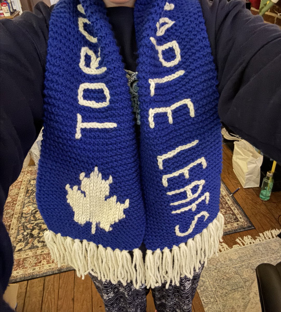 greywaren68's tweet image. it finally hit liv’s mailbox so i can show u guys the scarf i made her😋 this one goes out to all my leafs oomfs #GOLEAFSGO