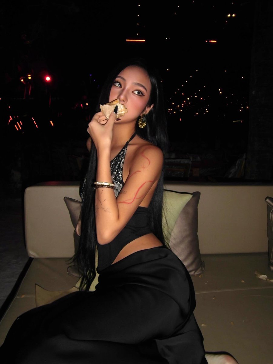 stella42 tweet media