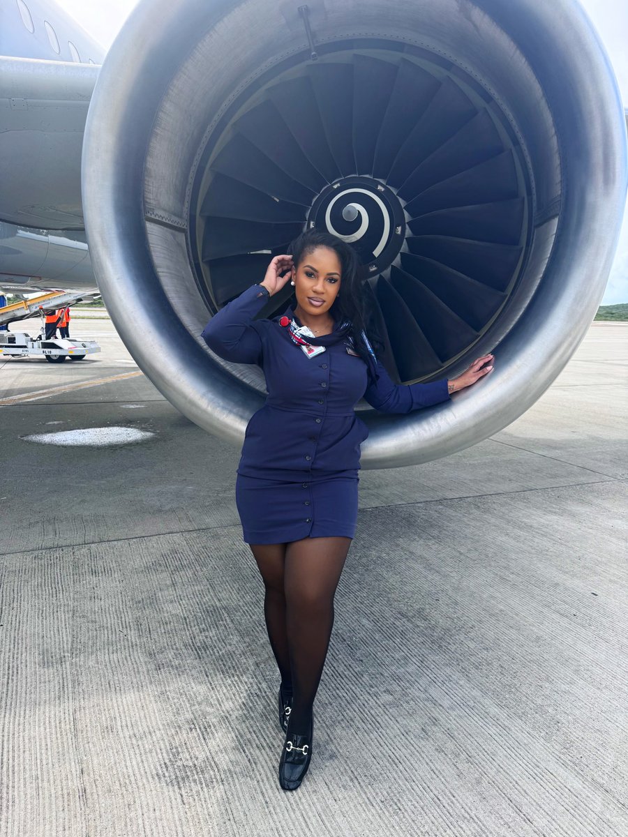 AA apps are OPEN! get your own benefits &amp; buddy passes!! Come fly with me 💙♥️✈️ 
Jobs.aa.com