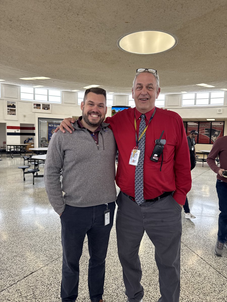 strongwellmc's tweet image. Our featured educator of the week is Jamie Gray of @SullCoSchools . Jamie was recently awarded with one of STRONGWELL's  #STEM grants for an Air Ride trailer project. Robbie Blevins, HS alum, presented the award, met some of his old teachers, &amp;amp; toured CTE classrooms.