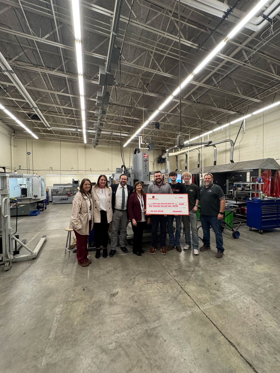 strongwellmc's tweet image. Our featured educator of the week is Jamie Gray of @SullCoSchools . Jamie was recently awarded with one of STRONGWELL's  #STEM grants for an Air Ride trailer project. Robbie Blevins, HS alum, presented the award, met some of his old teachers, &amp;amp; toured CTE classrooms.