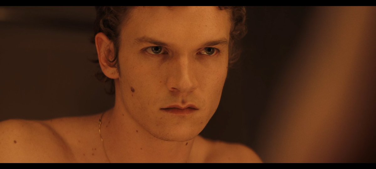 jimiinsmochi's tweet image. A veces solo necesitas verte al espejo con mirada determinante, decir 'f*ck this sh*t' y seguir con tu vida 🙂‍↕️