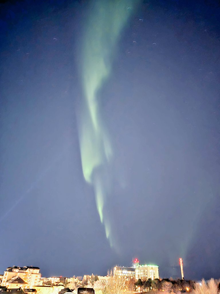 him_vadodaria's tweet photo. #Auroraborealis https://t.co/er92fe7KdU