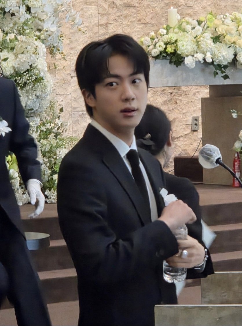 seokjin pics that go hard. (@_rockstarjin) on Twitter photo 