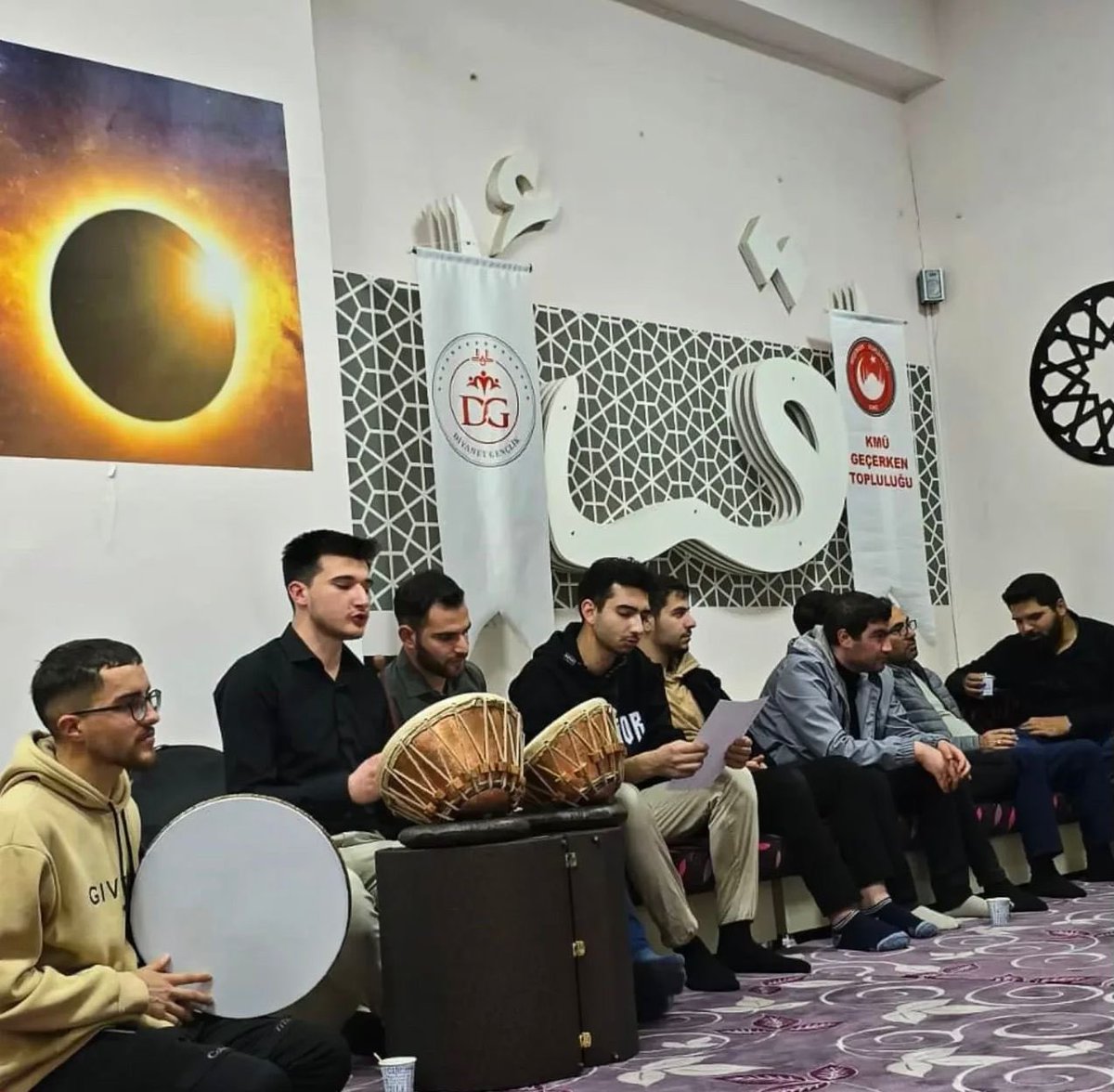 Piri Reis Yurdumuzda, 7–17 Aralık Mevlana Haftası ve Pusula Projesi kapsamında Gençlik Merkezi din hizmetleri uzmanının katılımıyla Mevlana Anma Programı gerçekleştirildi. Program kapsamında ilahiler seslendirildi, öğrencilerimize Mevlana şekeri ikram edildi.