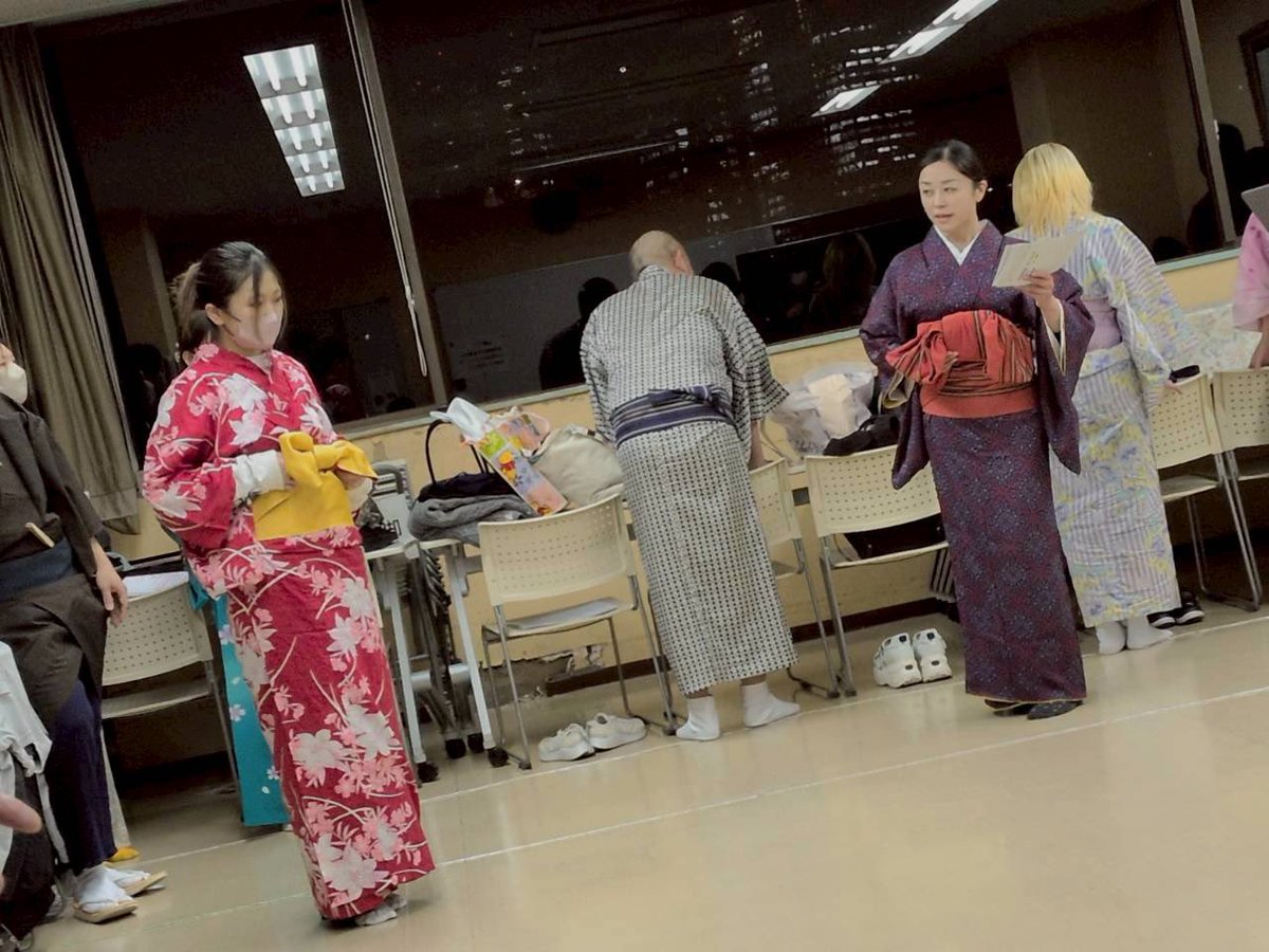 女の底力を魅せるでありんす😄
どんどんシーンが出来上がってくー♪

《知江崎ハルカ扱いチケット一般予約 URL》
quartet-online.net/ticket/kureha2…

キャスト応援アイテム①
《知江崎ハルカ扱い応援花購入 URL》
trkr.jp/ticket?p=kureh…
キャスト応援アイテム②
《差し入れ購入 URL》
trkr.jp/ticket?p=kureh…