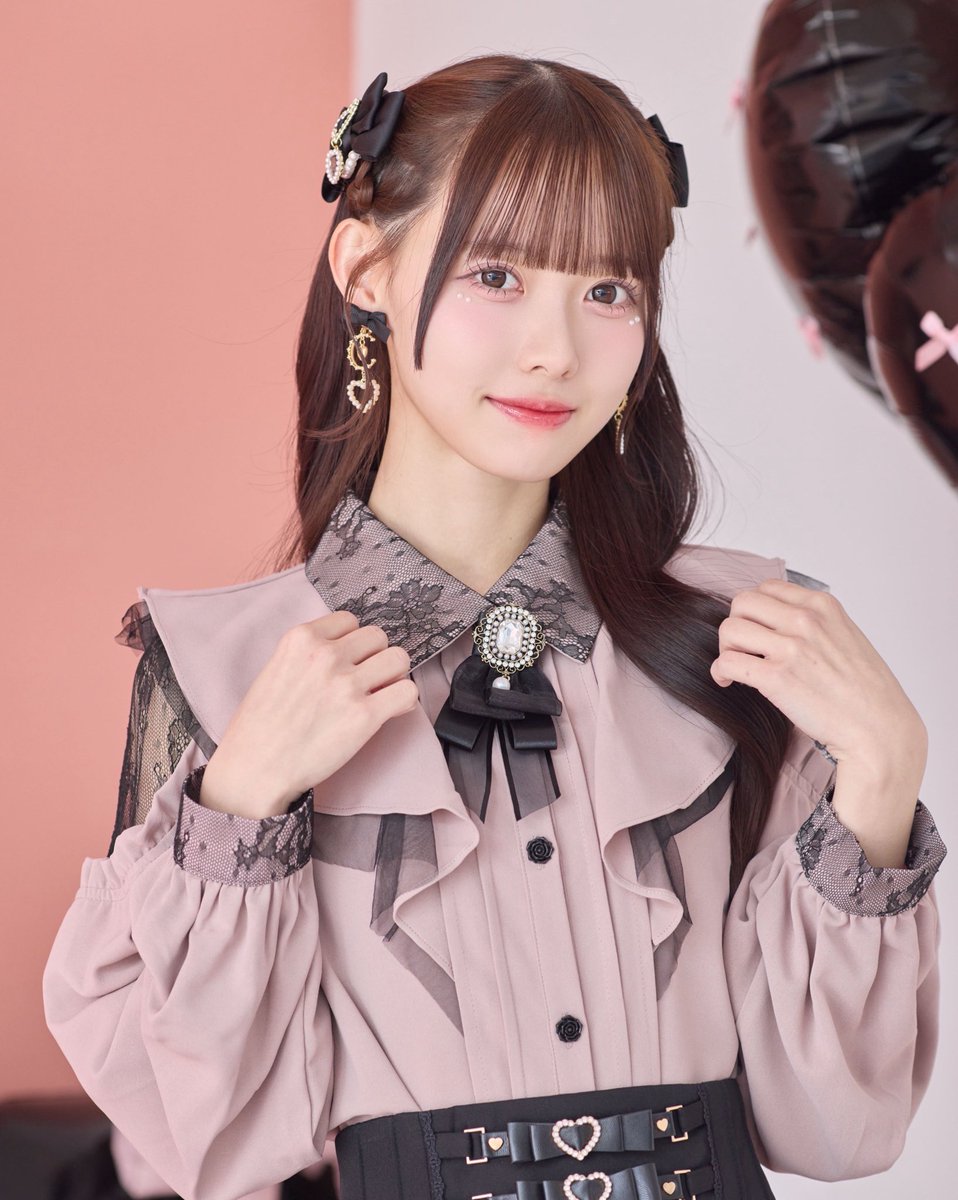 ROJITA__jp's tweet image. * 𝐑𝐎𝐉𝐈𝐓𝐀 𝟐𝟓𝐭𝐡 𝐚𝐧𝐧𝐢𝐯𝐞𝐫𝐬𝐚𝐫𝐲 * ིྀ

皆様から沢山のお声をいただき
大人気ブラウスが復刻🎀🖤

♡ラッフル肩開きブラウス♡
♡ハートバックルラッフルフリルブラウス♡

本日12時より公式通販サイトにて
＼予約販売スタート／
rlab-store.jp/c/ROJITA/ROJIT…

#ROJITA
#ロジータ