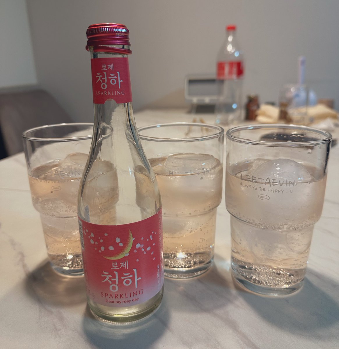 夕方から夜の1時まで続いた聖心党抹茶シル会✨
こう言う集まりはやっぱ僕的に最大3人までかも😂でも他の方々にも食べさせてあげたかったな🥺まだ半分残ってる笑