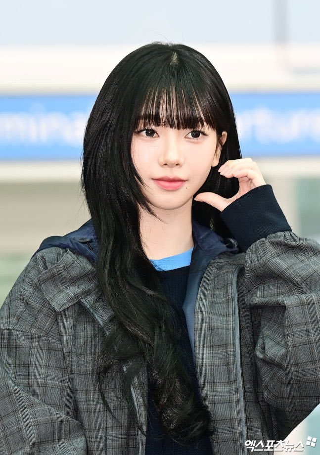 KatarinaOasis's tweet image. Long flight hours to Milan for Prada fashion week, hope you get to rest well on the plane and have lots of fun in the show! 

KARINA PRADA ICON

#KarinaxPrada #PradaFW26