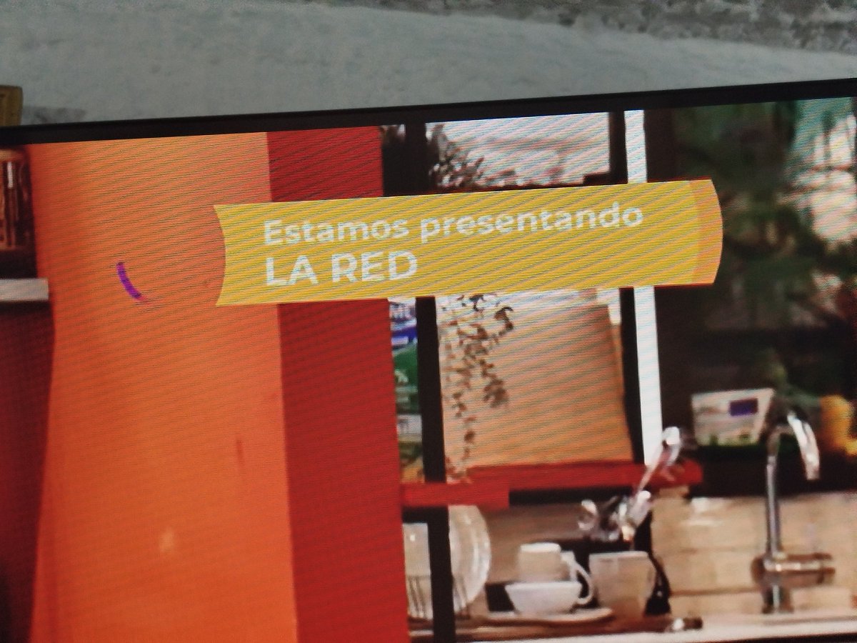 Que belleza lo que esta haciendo en <a href="/caracoltv/">Caracol Televisión</a> en vez de colocar estamos presentando #DesafiodelSiglo pone dizque estamos presentando <a href="/LaRedCaracol/">La Red Caracol</a>, habrá se visto!!! <a href="/rocamanX/">ᗰᗩ᙭-ᖇ²⁶</a> <a href="/opniarchivos/">Archivos Opni</a>