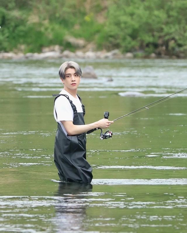 3 bulan                              3 tahun
pacaran                             pacaran

ngedate                             diajak
di cafe                                mancing