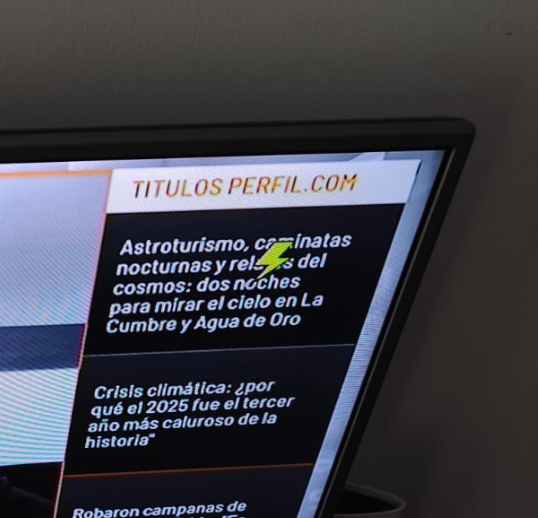 sector7gp's tweet image. Puede alguien decirle al @CanalEconomico que le pongan una fuente como la gente a su #raspberry  ! 
ya se le quemo una SD ayer!