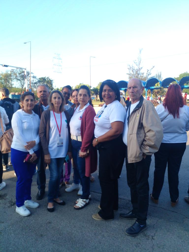 Honor y gloria a nuestros héroes. Viva la solidaridad. #CubaCoopera <a href="/GretzaP/">Gretza Sánchez Padrón</a> <a href="/IPino88415/">Iliana Gonzalez Pino</a> <a href="/MINSAPCuba/">Ministerio de Salud Pública de Cuba</a>