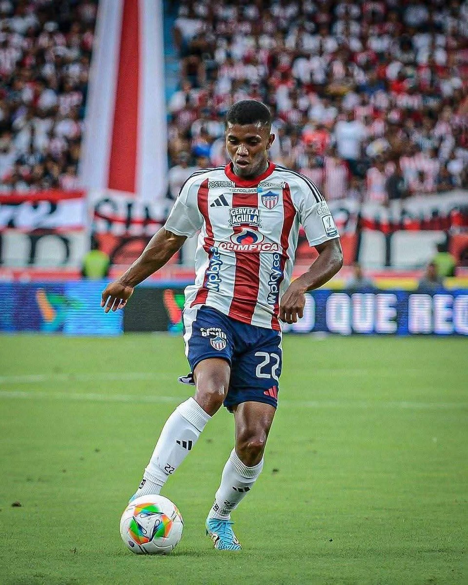 A Un Toque tweet media