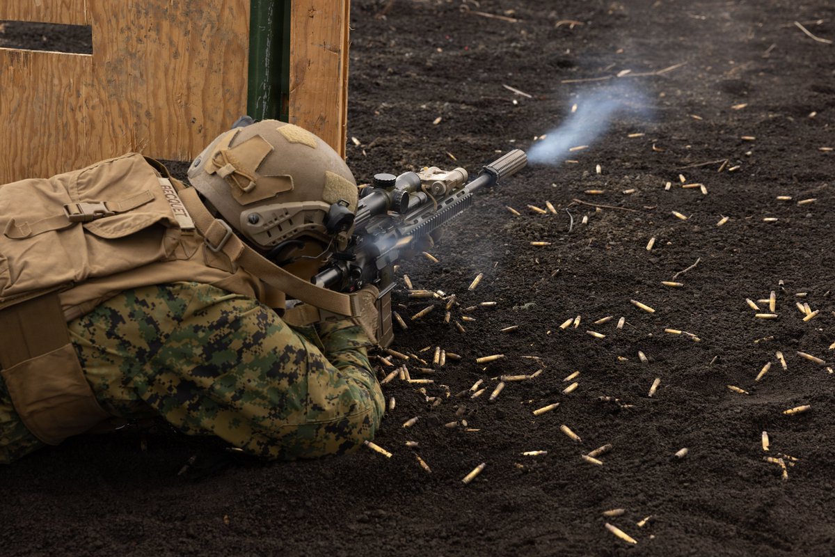 USPACOM's tweet photo. Precision under pressure.
U.S. Marines with 1st Battalion, 6th Marines conducted long-bay live-fire training during Fuji Viper 26.2โsustaining lethality and readiness in the first island chain.
๐ Japan
๐ธ Cpl. Briseida Villasenor
#USMC #FujiViper #Readiness https://t.co/wgW8Eyd9Yw