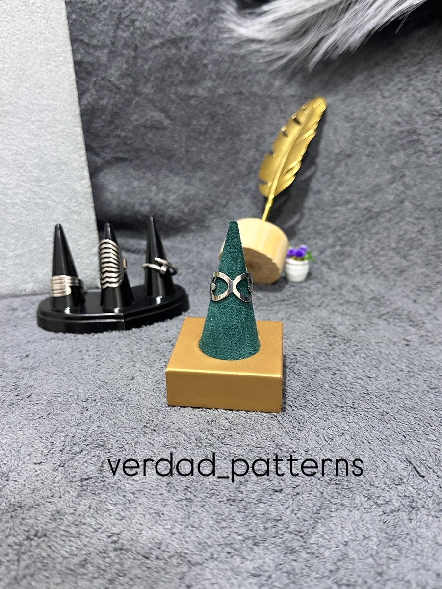 VerdadPatterns's tweet image. Silver Rings are a must have in your Ring Collection 
Price- N1500-1800 each
Which is your fave?
.
To order: Call / WhatsApp: 08163851956 or send us a DM