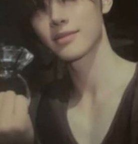 evanndeer's tweet image. THIS SUNGHOON PHOTOCARD WTF