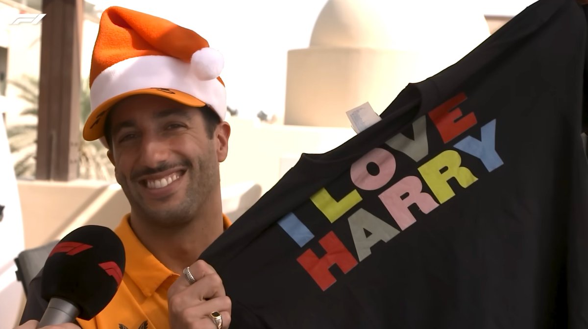 ausgrandprix's tweet image. everyone at Albert Park on March 6: