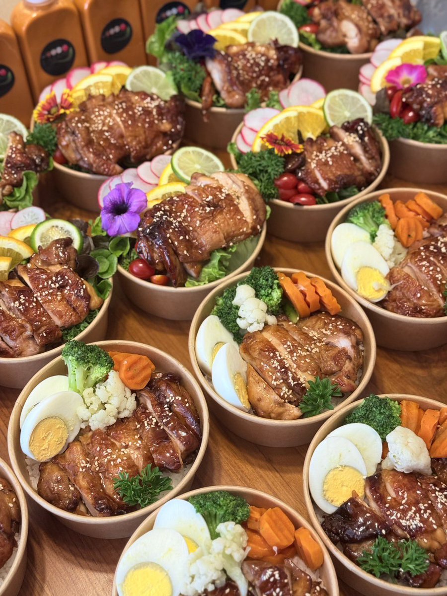 Torfuncatering's tweet image. 🗓️ 11/1/2026
Thank you lovely Inter fans 
for ordering #foodsupport 
for Freen Sarocha🥰. 

#srchafreen #GIRLFREEN 

#snackbox #foodsupport #foodsupportศิลปิน #ฟู้ดซัพพอร์ต 
#ฟู้ดซัพพอร์ตศิลปิน #foodsupportthailand 
#Premiumfoodsupport #Foodsupportเจ้าดัง

LINE: @Torfuncatering