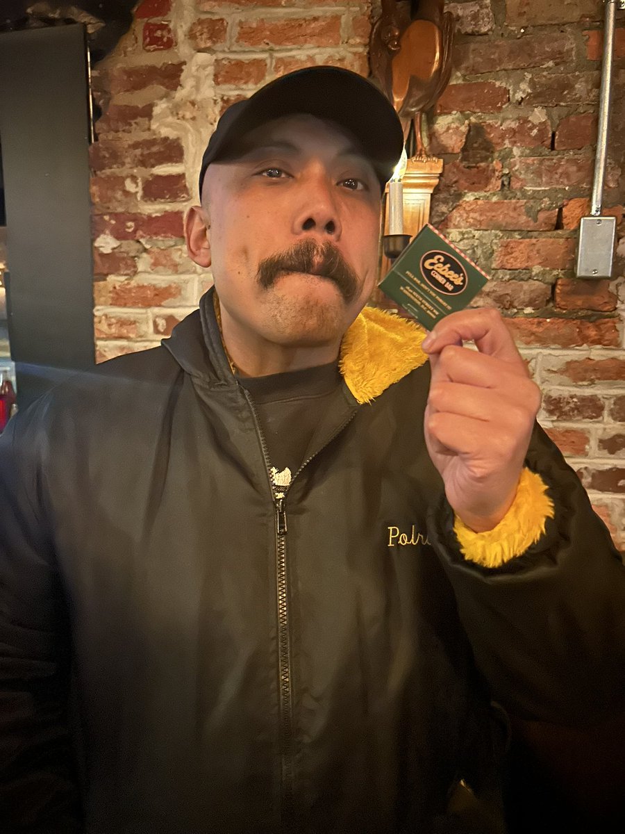 lauraraered tweet media