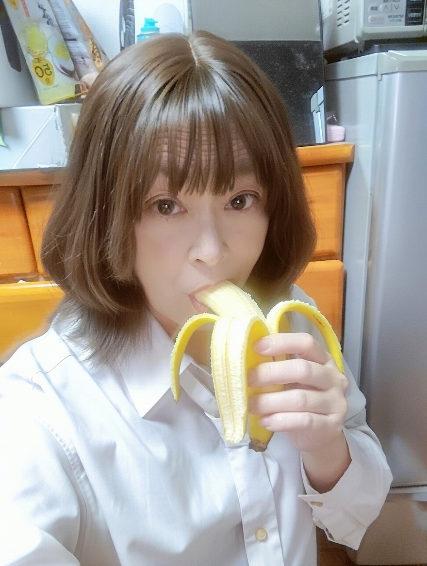 バナナ食べてますꉂ🤣𐤔